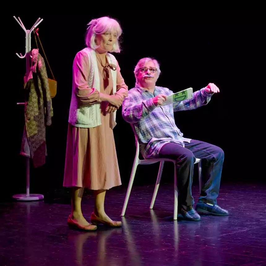 Photo pièce de théâtre : Combien d'oiseaux dans le ciel ?