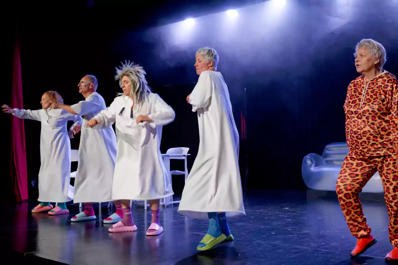 IA DEGENERATION 2099 pièce de théâtre comique