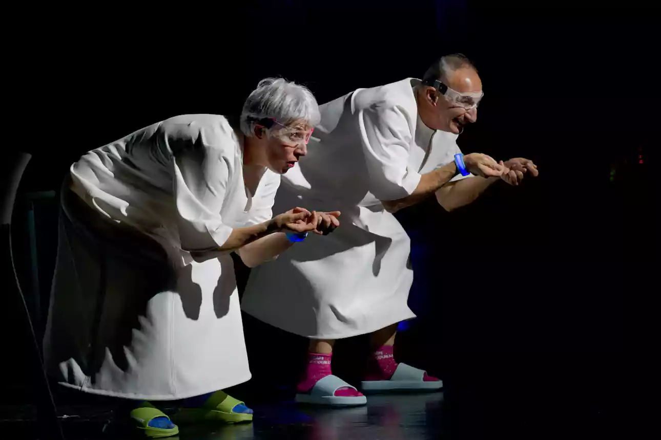 IA DEGENERATION 2099 pièce de théâtre comique
